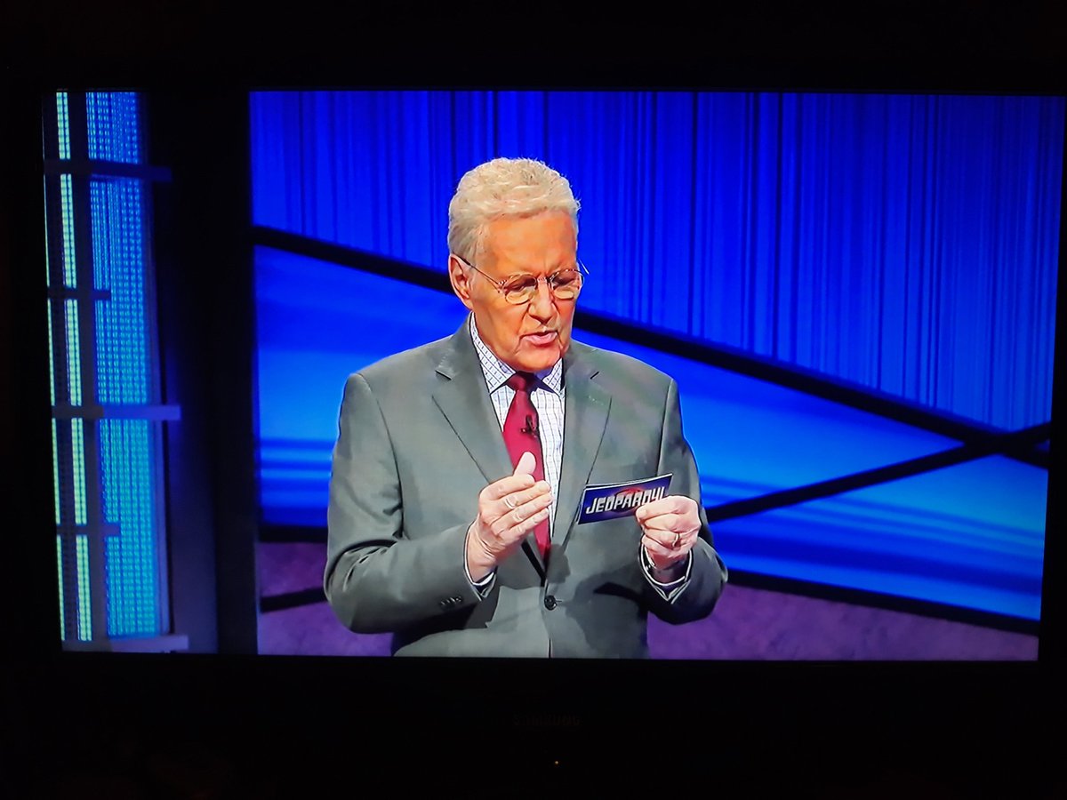 ThatSingingDude's tweet photo. This final new episode was supposed to air on Christmas day... thank you, Alex Trebek, for your many years of hosting @Jeopardy and everything else you've done!

#Jeopardy https://t.co/lFgtltWY7d