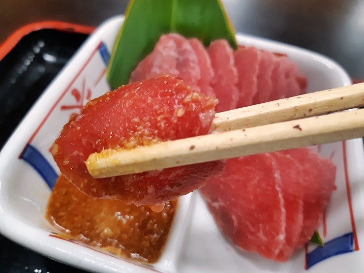 okinawayagijoho's tweet photo. 🍲ヒージャー食べ歩き🍴
名護市宇茂佐にある『食事処 城木屋』
さしみもいた🐐山羊汁🍲セットが1,300円
お会計時にサプライズで1,200円に。。。😍
超おすすめなお店💯のブログ更新😍

https://t.co/gCgaYQjhhe

#山羊汁 #ヒージャー #ひーじゃー #山羊 #やぎ #食事処城木屋 #ヒージャー食べ歩き https://t.co/aF2XbdirF2
