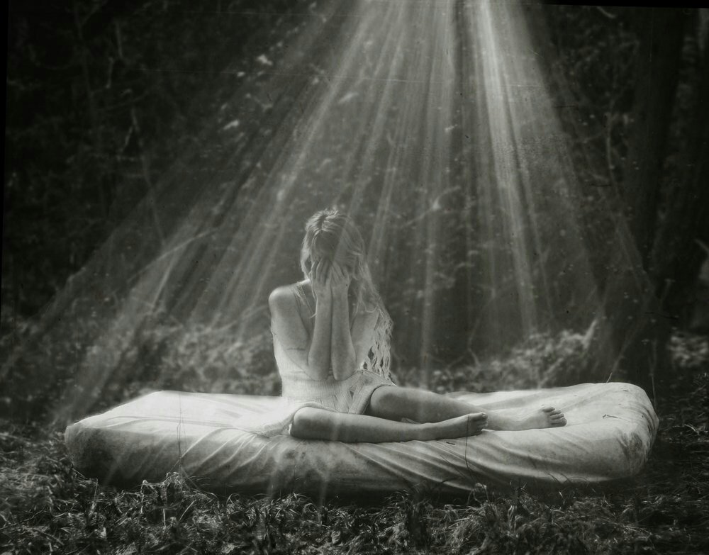 AnaBolena33's tweet photo. "Estábamos, estamos, estaremos juntos. A pedazos, a ratos, a párpados, a sueños."
(Mario Benedetti)

© Lissy Elle https://t.co/lKzracu1jW