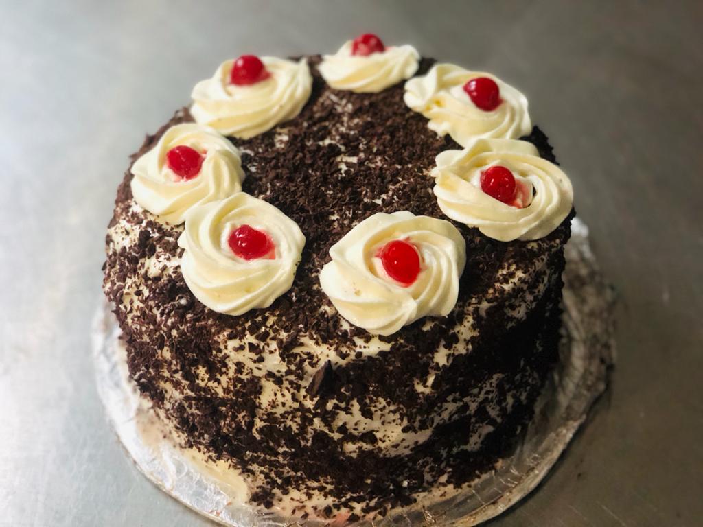 EMonthanee's tweet photo. When i watch Riverdale it's like this cake.  #Riverdale @lilireinhart @CamilaMendes https://t.co/rgiSJIPR9v