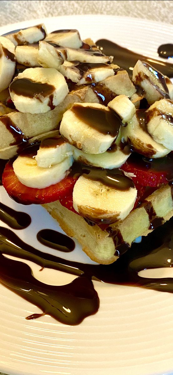 Paleo waffle with organic, fair trade melted chocolate 🙌 #waffles #breakfast #food #foodie #organic