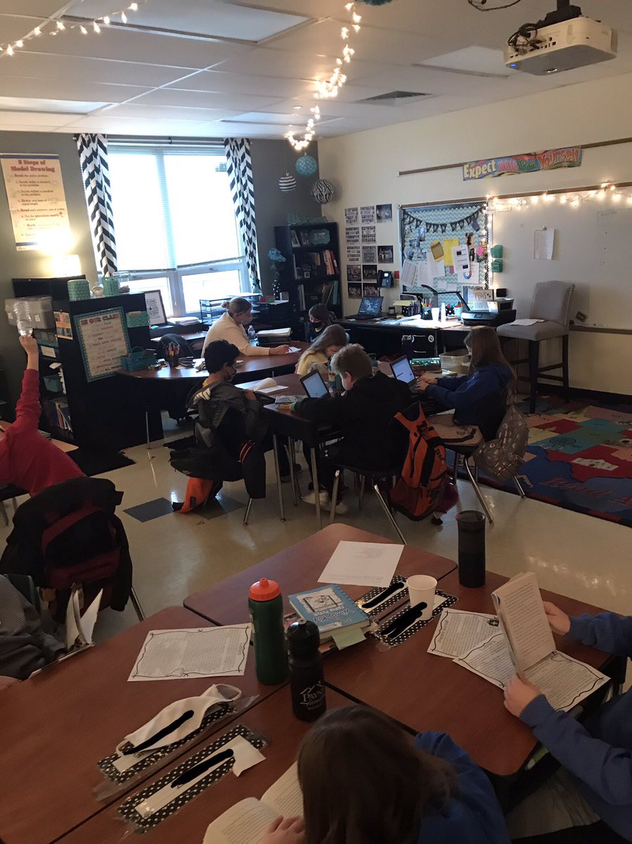 Principal_PeteJ's tweet photo. Fifth day back and our 4th and 5th graders are back to being reading machines! #LionsStickTogether #LVELearns https://t.co/GNnAohSPwY