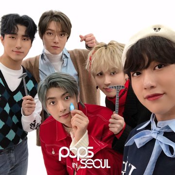 ONEWEWorldwide's tweet photo. @arirang_pops [Twitter] #Arirang #PopsInSeoul 
[FR] [Pops In Seoul - ONEWE 20210107]

#Pops_Play #ONEWE

La définition de petits-copains-dols ! Des charmes inégalés ! ONEWE vient sur POPS PLAY jeudi, le 7 janvier ! Ne manquez pas leur passionnant jeu de plateau !

#popsinseoul #ONEWE https://t.co/uYJ33C9nbK