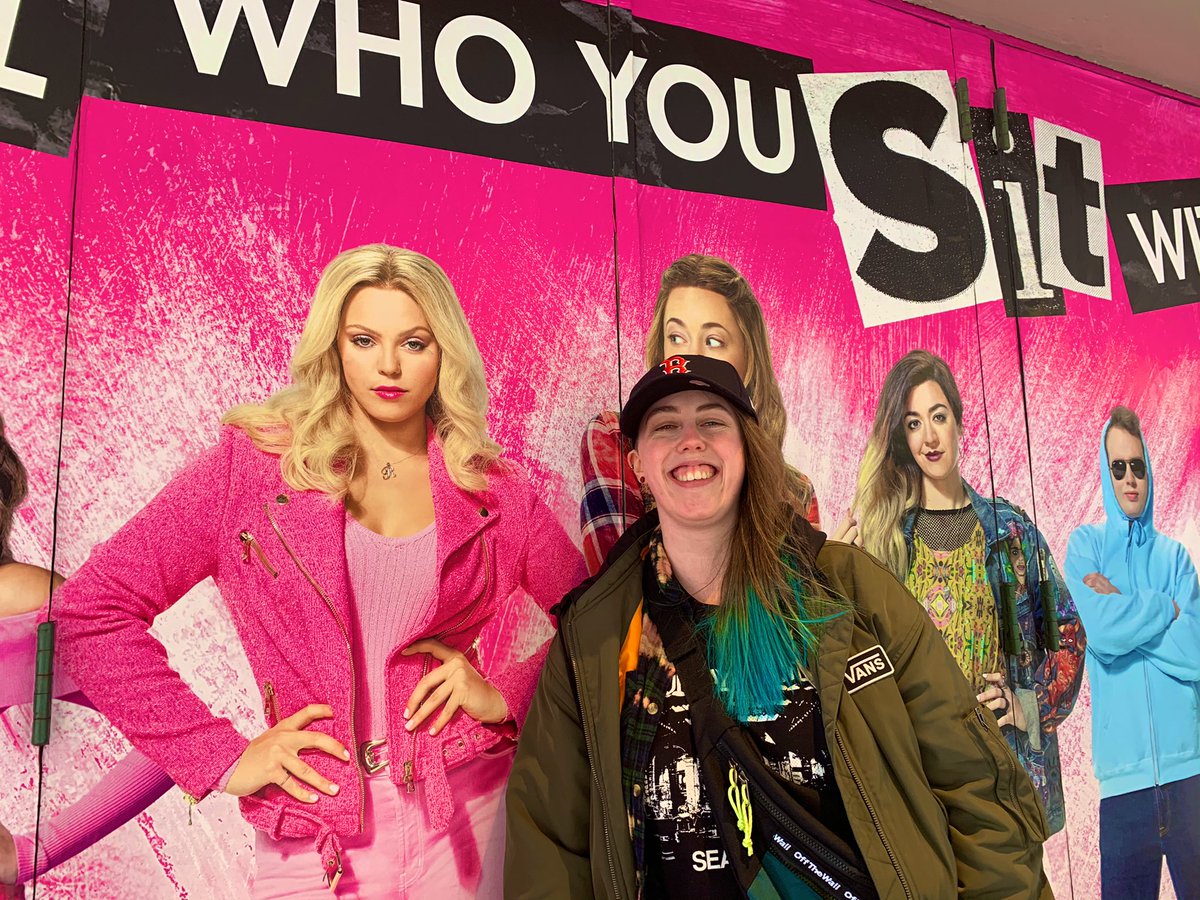 shinblaqplus's tweet photo. Made my friends come to the theatre early with me bc I said I didn’t wanna be late to my first bway show (they weren’t even seeing it) but honestly I just wanted to take all the photos first, can you tell I was far too excited 🤣 💅🏼 @MeanGirlsBway #fetchfans https://t.co/1fXs6O2Qh1