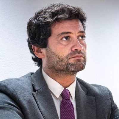 ANDRE VENTURA- chega (far right)- wants to go against the system- wants to reform the constitution - says he wont be the president of minorities and people who “live with the governments money” - wants to privatise education and healthcare (+ cont cause hes the problem)