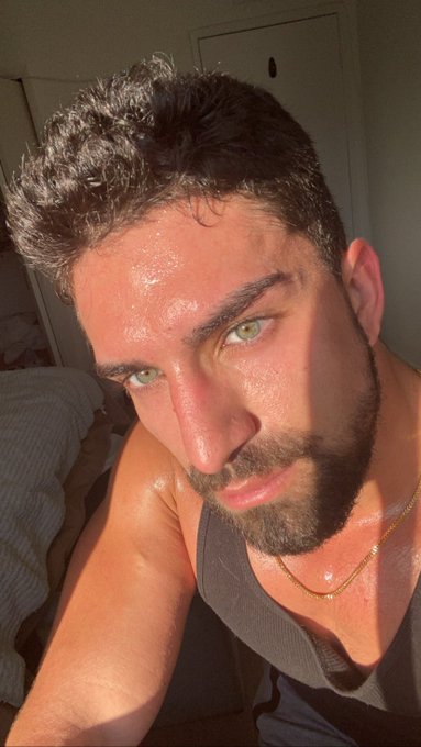 RT if you would cum on my face 💦 https://t.co/Kclqt8QHLK