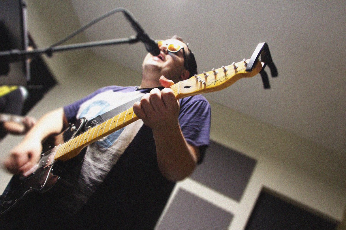 ReleaseOficial's tweet photo. Pronto en nuestras redes sociales vendrán noticias sobre nuestro material discográfico, publicaciones, historias y más! 😎

#SomosRelease #release #Kevs #guitarrista #vocalista #banda #rock #pop #musica #musician #music #mexico #guitar #guitarist #gear #tele #studio #ensayo #live https://t.co/6daUECyWEN