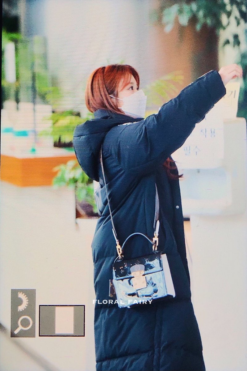 ynako0618's tweet photo. 210109
#나코 #야부키나코 #矢吹奈子 #IZONE   @nako_yabuki_75 @official_izone https://t.co/4D7l61AQyZ