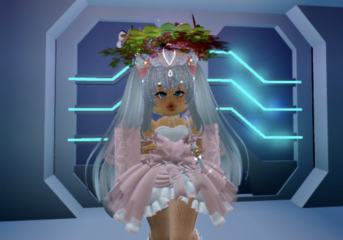 nav_1er's tweet photo. TRADING ALL THESE HALOS!

- not overpaying
- ignore = nty 
- like = maybe

#royalehightrades #royalehightradings #royalehigh #royalehighofferjng #royalehighhalos #autumnhalo #newwinter #oldhal #newmermaid #tradinghalos #lookingforhalos #haloforhalo #royalehighselling #rhshop https://t.co/s0koDt5809