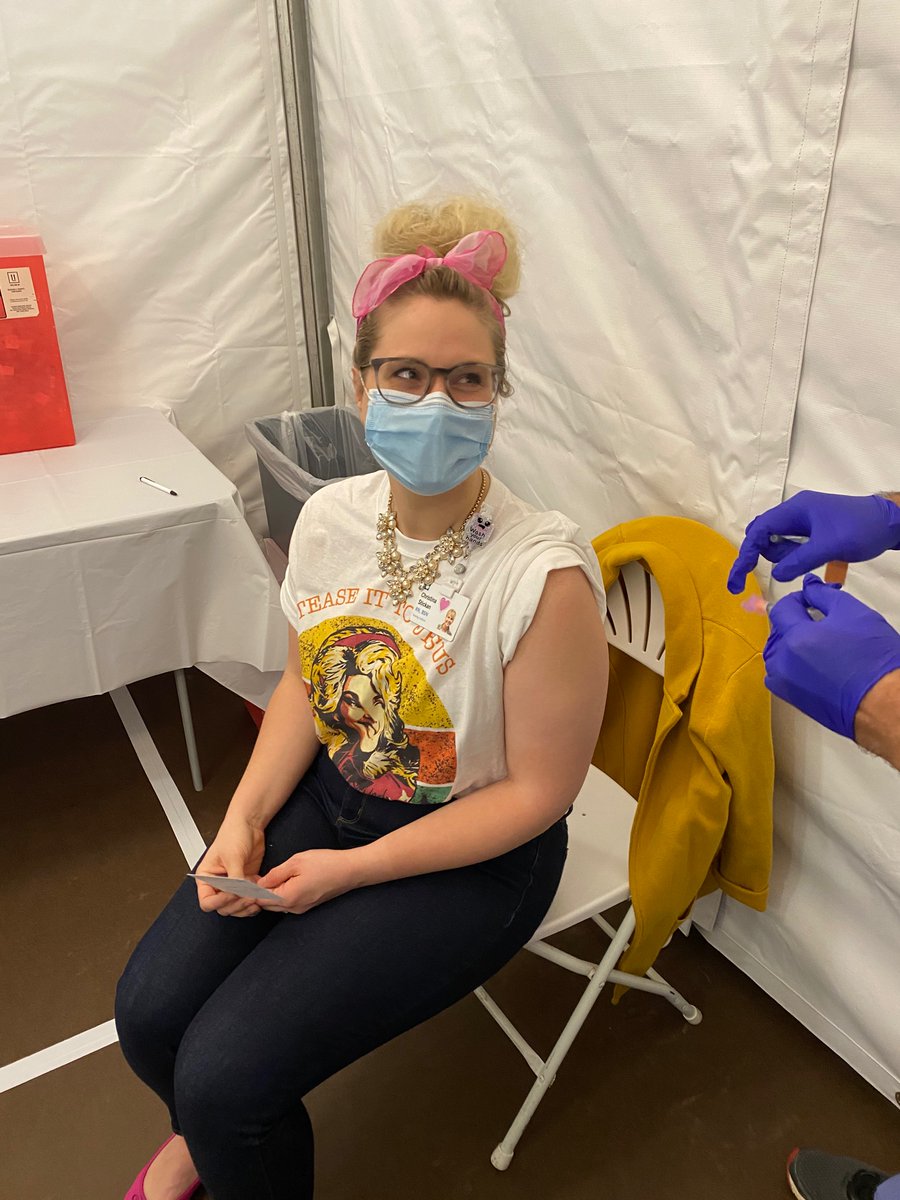 nursetinacle's tweet photo. #IGotTheShot #CovidVaccine #nurselife @DollyParton #teaseittoJesusandsprayitlikehell #birthdayvaccine #thisiscle #clenurse #happythankyoumoreplease https://t.co/jA9UJlqyeU