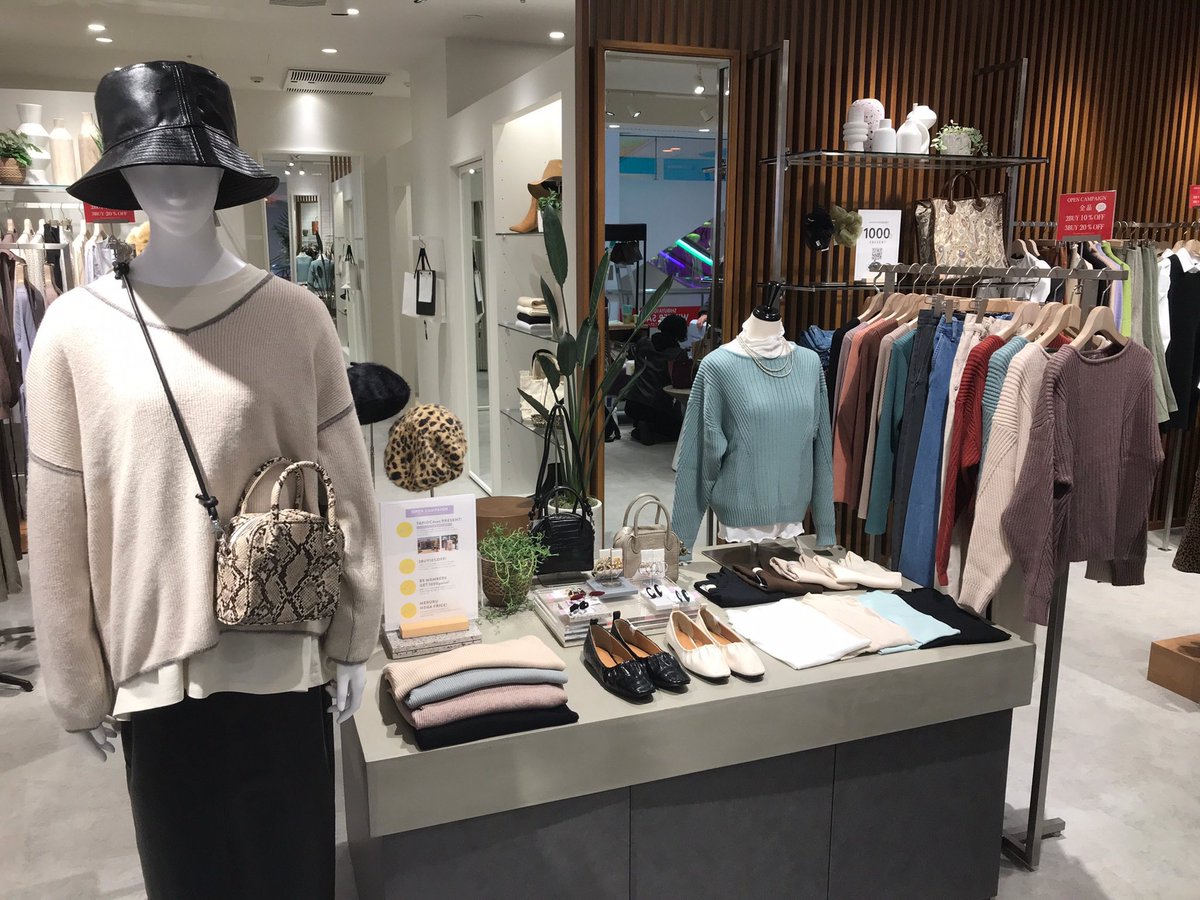 Shibuya109 2階 Free S Mart シンプルで今っぽいブランドのフリーズマートが新しくオープンしたよ どれも着回しがきくアイテムばかりだから あって損がないよね Shibuya109 2階 Free S Mart シンプルで今っぽいブランドのフリーズマートが新しくオープンしたよ どれも着回しがきくアイテムばかりだから あって損がないよね