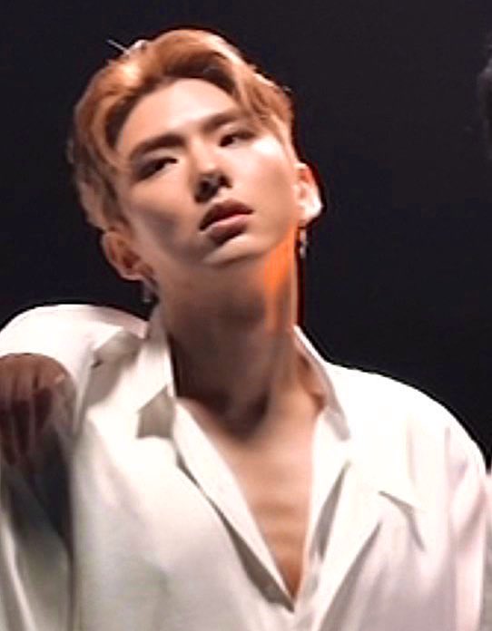 LIMSAINTLAURENT's tweet photo. you are deadly https://t.co/RxWINVo1yh