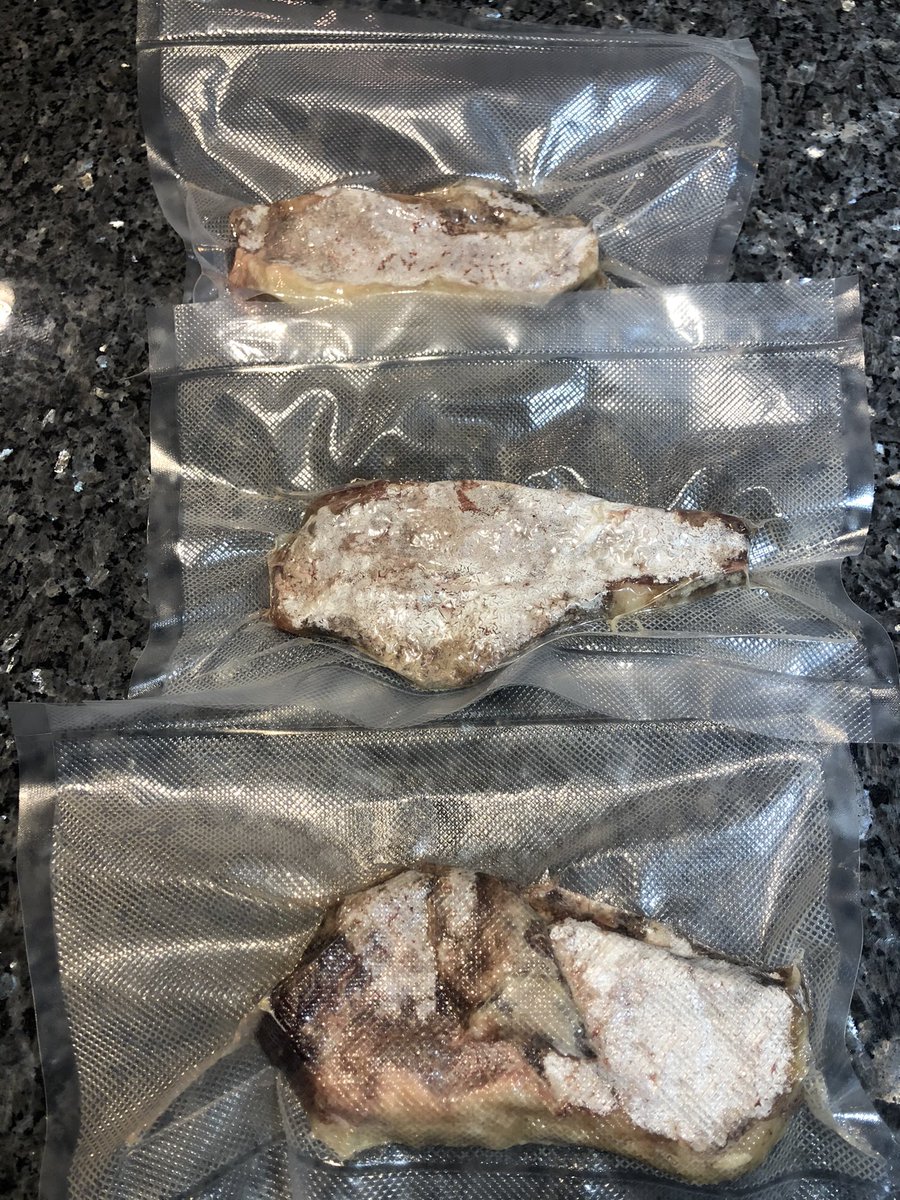 brnhornet1's tweet photo. #koji #spore #36hr #cultured #NY #strip  #SousVide #3hr #135deg finish with #castiron and then #maravilloso Oh and also #keto #umami https://t.co/84UOGXu5cU
