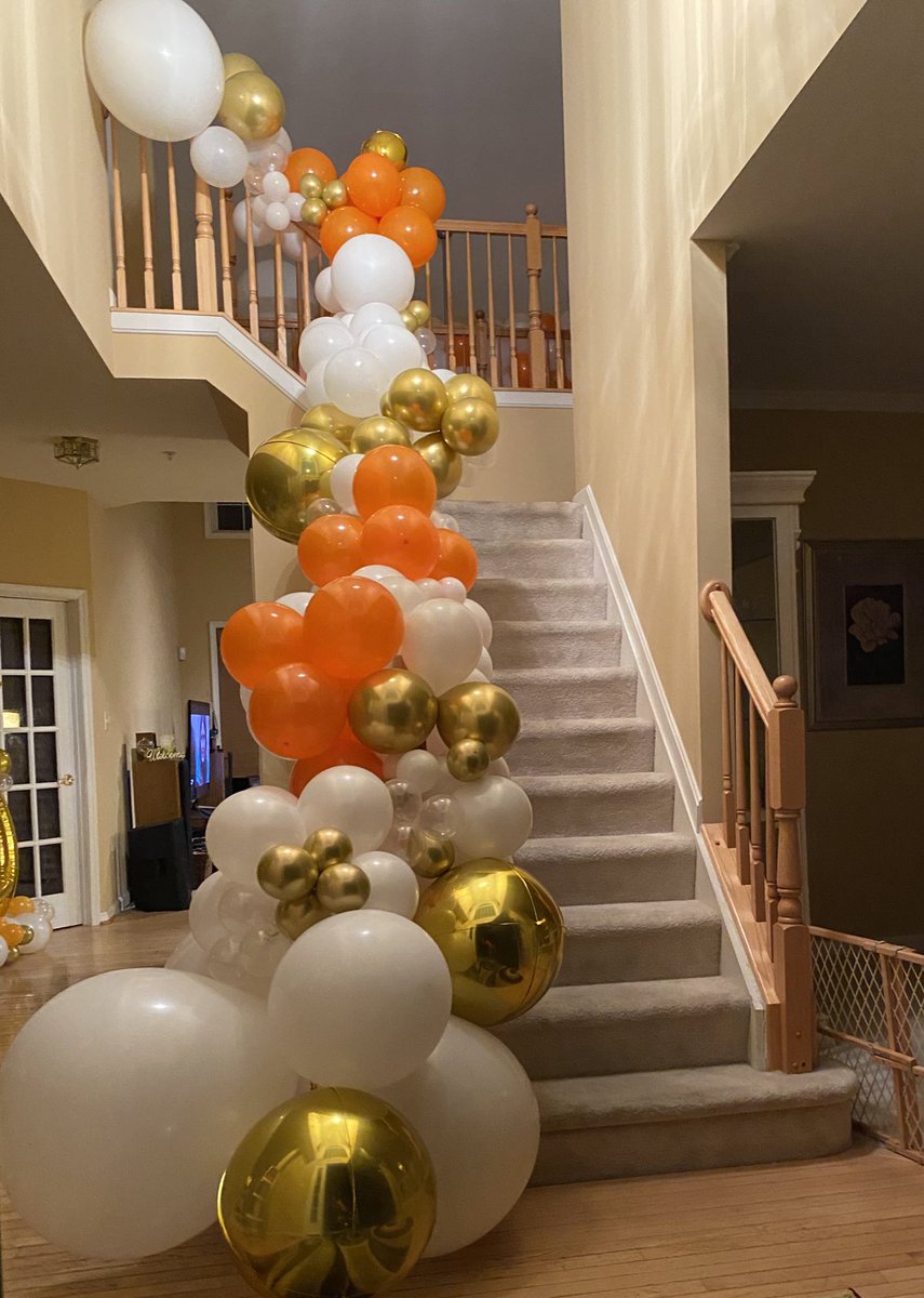 pixluxdesign's tweet photo. What she ask for vs. what she got 🤩

(She wanted orange clusters)
BOOK WITH US FOR YOUR EVENT DECOR! https://t.co/4W76dhs2xs