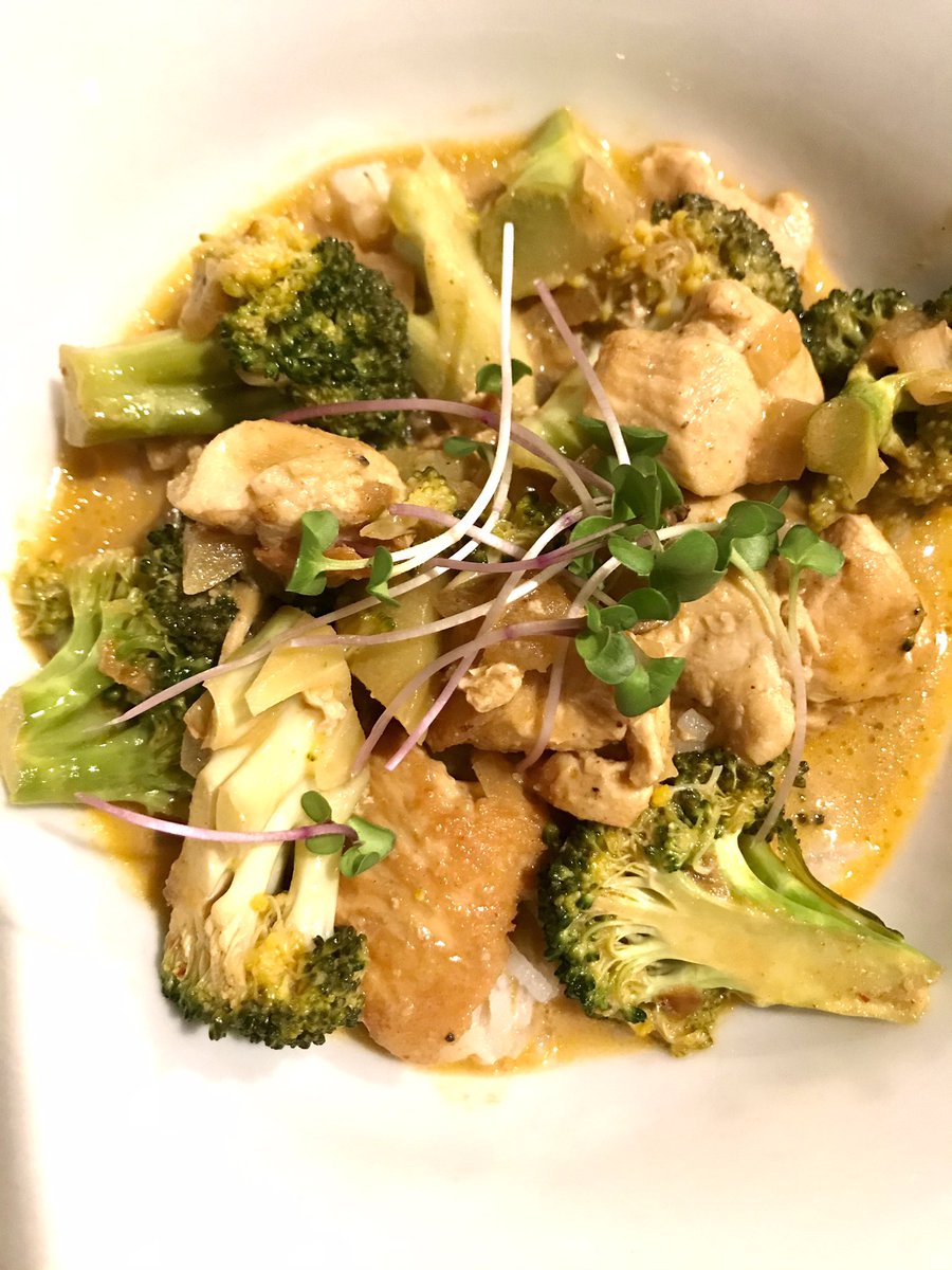 This cold night called for some curry. Tried out <a href="/minimalistbaker/">MINIMALIST BAKER</a> massaman curry and omitted the carrots and potatoes and opted for our garden grown broccoli. Topped it with our radish microgreens. #81poppieseats #curry #growyourownfood #cleaneating #gardengrown