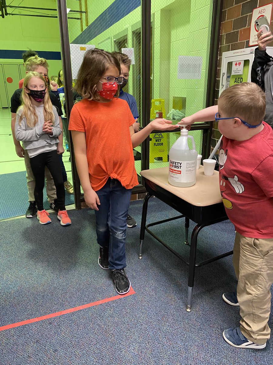 GonzalesGrade2's tweet photo. They look forward to this pump of hand sanitizer every single day. ❤️ https://t.co/6ZLSPculpJ