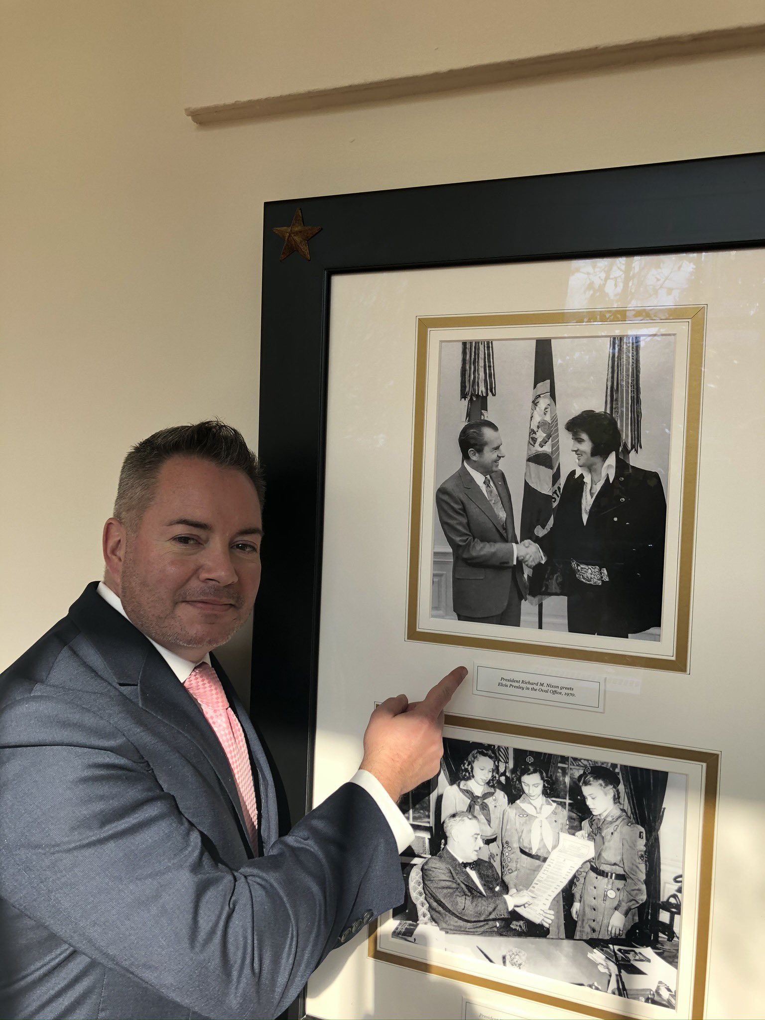 Before the day ends, I want to wish The King Elvis Presley a happy 86th birthday. 