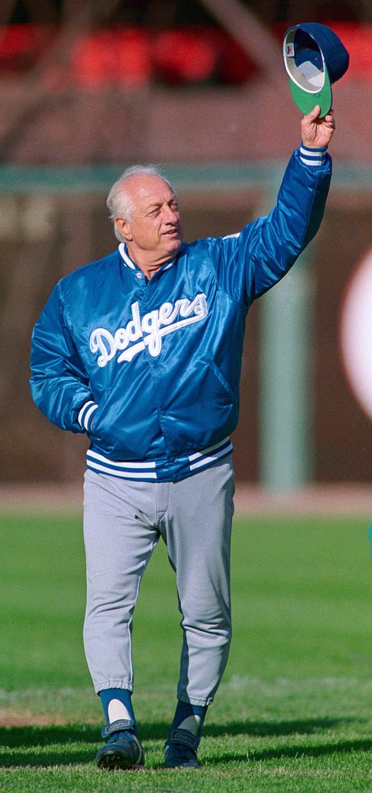 DigmiNation's tweet photo. TIP YOUR CAP 🧢 TO A LEGEND!!⁣
⁣
An @mlb career built on character and class! ⁣
⁣
Here’s to you Tommy...
May you Rest In Peace! ⁣
⁣
#LiveDreamBe #Digmi #TipYourCap #TheGuyInTheTie #LiveDreamBeDigmi #TommyLasorda #mlb https://t.co/1PBD0gsZWe