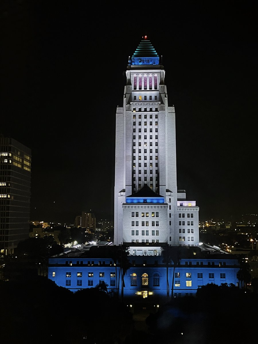 NuryMartinezLA's tweet photo. The Mayor and I called for City Hall to be lit through the weekend in white for eternal peace and Dodger blue in honor of two of Los Angeles' greatest champions and supporters, former Los Angeles City Councilmember Tom LaBonge and Dodgers legend Tommy Lasorda 🤍💙 https://t.co/wc36sYZbvZ