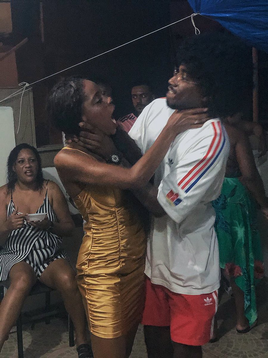 ale_gelado's tweet photo. A cara da mãe da clarinha quando a gente se enforca é a melhor kkk https://t.co/k0GExNJ0BR
