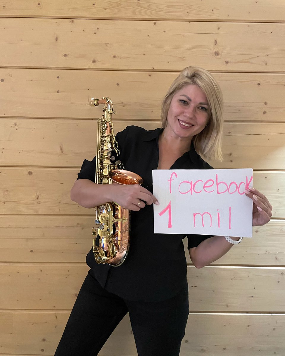 LADYNSAX tweet media