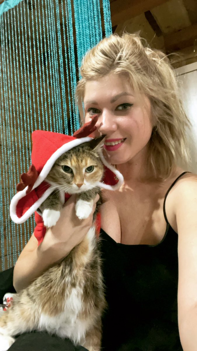 LADYNSAX tweet media