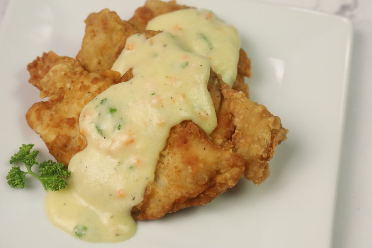 FriendcheapM's tweet photo. Chicken Fillet Ala King 
Watch Full Video here:https://t.co/EUmHRfwOub

Chicken is made of Marinated Chicken Breast Breaded &amp; Fried.Sauce is made of Margarine,Flour,Water &amp; Carrots,Cream, seasoned w/ Salt &amp; pepper.

#ChickenFilletAlaking #HowToCookChickenFilletAlaking https://t.co/sqNPmsRN3X
