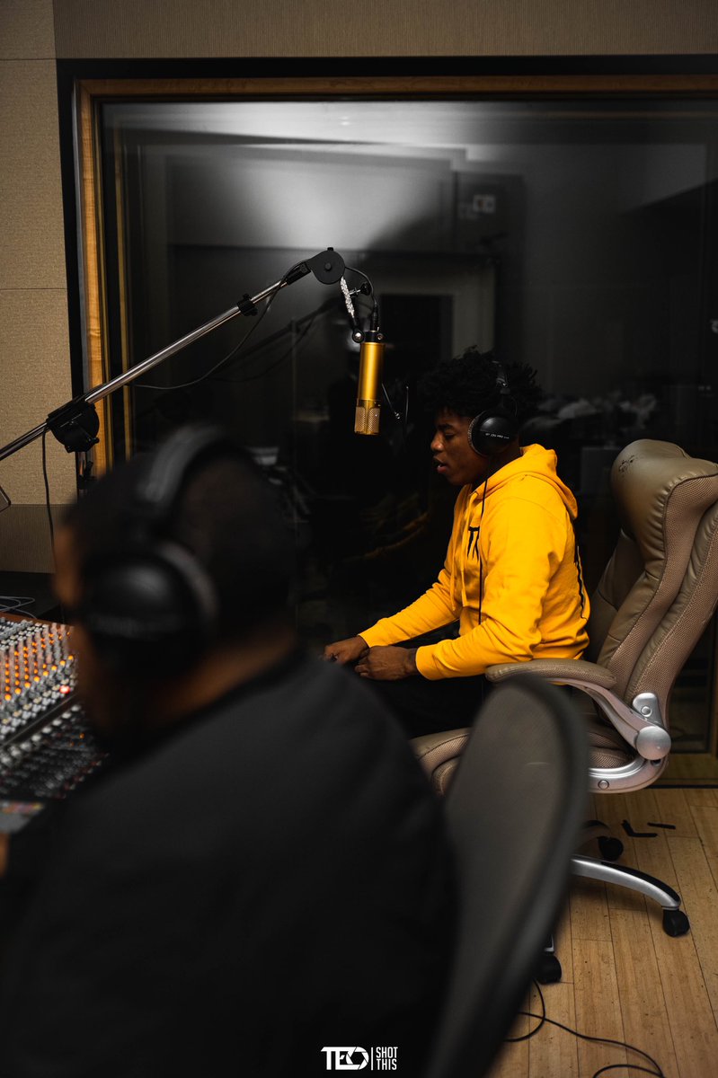 YungeenAce's tweet photo. Everything you let out I feel it sometimes I just won’t speak on it https://t.co/7E6SzOOZrr