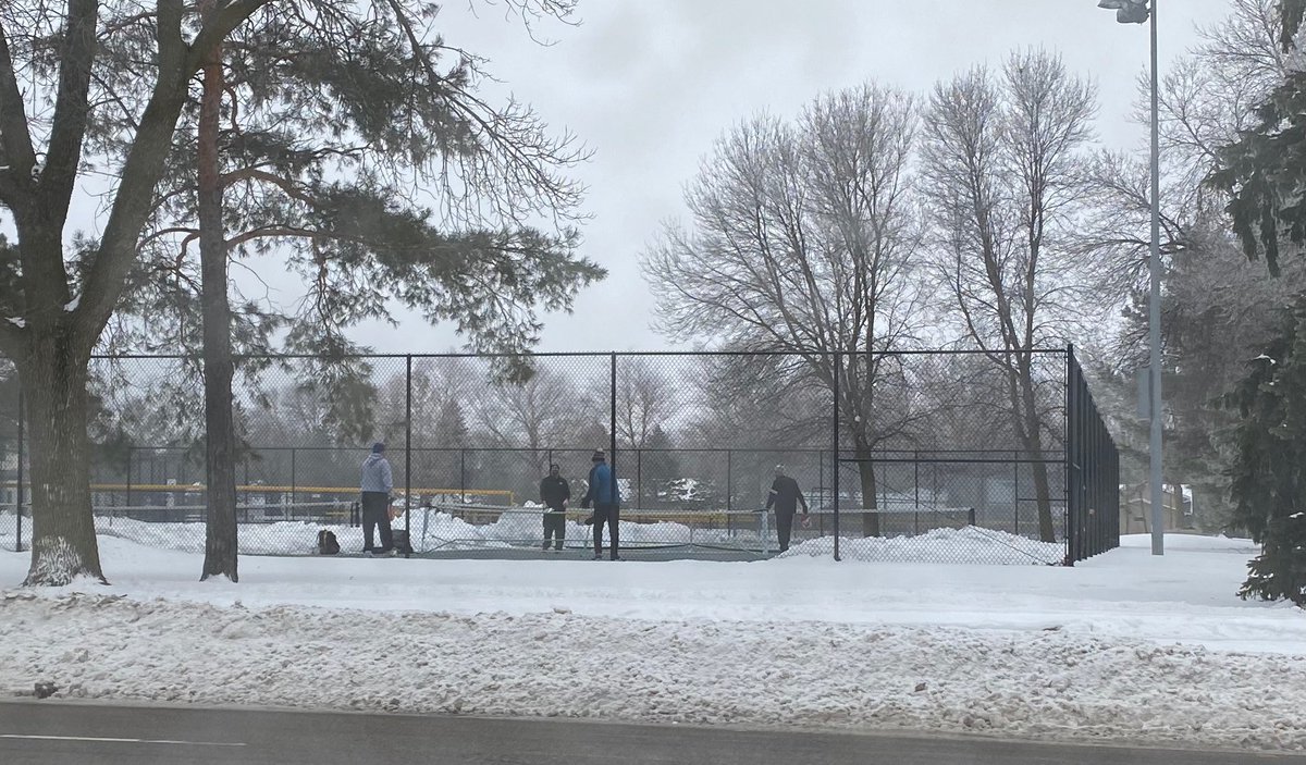 BeardzNorth's tweet photo. Minneapolis #diehards This was 6”/13cm on snow on 1/4”/1cm of ice #playon #shoveledclear 24F/-4C #mnstrong #pickle-ball https://t.co/aC5VZo07EA