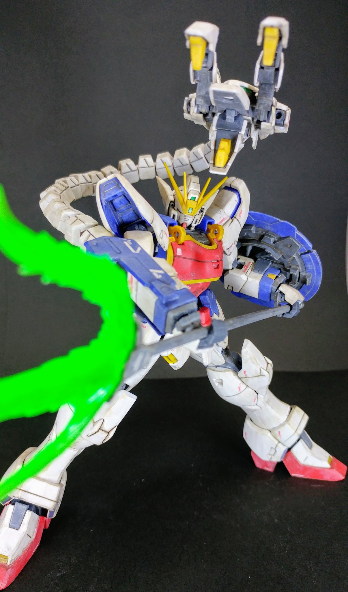 水之守 Mgシェンロンガンダムew完成 伸びないハングはただのハングだ Mgアルトロンをミキシングして ドラゴンハングを伸びるようにしてみました 両腕分なので 伸びまくりですw ガンプラ ガンダムw シェンロンガンダム ガンプラ好きと繋がり