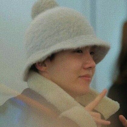 Aesthetic Polaroid Pictures of Hobi-- a thread;