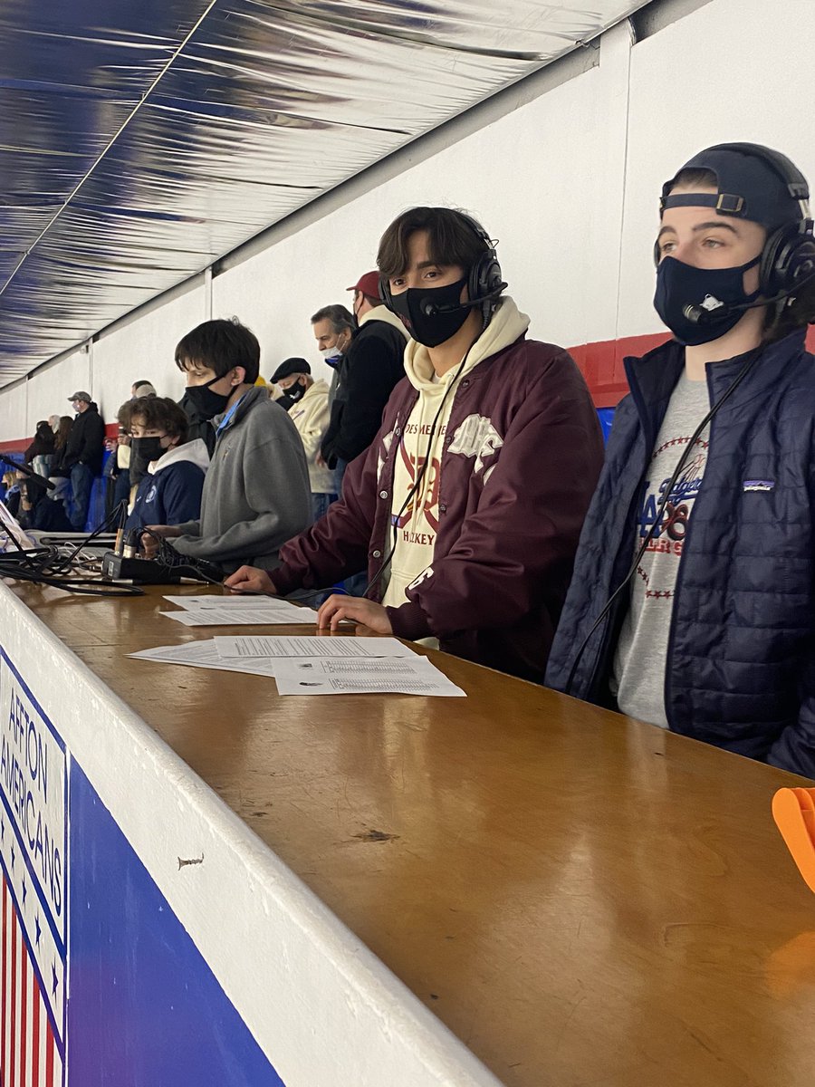 DeSmetJesuitHS's tweet photo. Great to see our #DSN guys joined by @SLUHSports to stream tonight’s #Jesuit Cup game between @SLUHHockey &amp; @DESMETHOCKEYSTL at the Barn LIVE now at https://t.co/cQP8rhtgwk #letsgo @STLhssports https://t.co/ZQZDRbGpx1