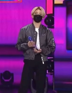 taebokkiii's tweet image. Tall, blonde and gorgeous jeon jungkook