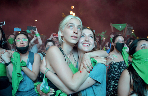 Argentina has voted to legalise elective #abortion in the first 14 weeks of pregnancy. The vote is a historic decision and could fuel demands for broader abortion access in the region. Amy Booth for World Report: hubs.li/H0DyKVj0