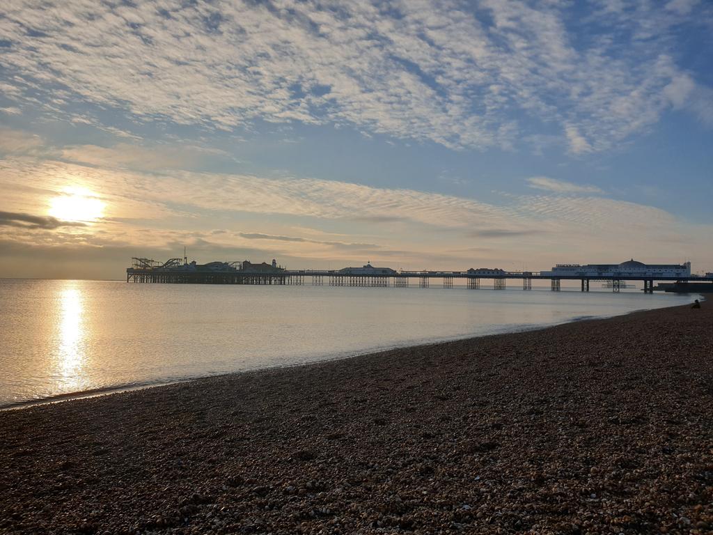 BlackRockBTN's tweet photo. #hourofexercise yesterday. Some very red-skinned people emerging from the icy depths #Brighton #seaswimmers https://t.co/iBVfjVQh0c
