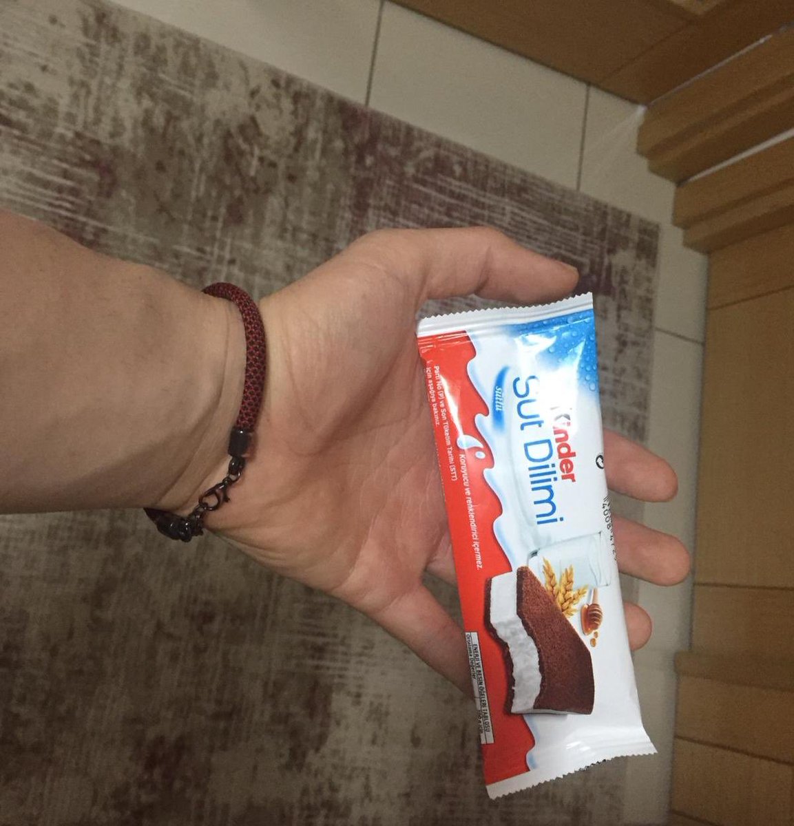 Birçok kızdan daha güzelsin