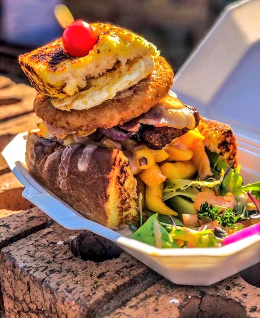 Mr_Moagi_Evans's tweet photo. 😋Delisa Bhem Restuarant, 

📍190 Baduza Street, Emangweni Section 1632 Tembisa 🙌🏼🔥

Contact @DelisaBhembe on  0799794696 #IkasiLivukile🏳️ cc @djsbu https://t.co/S20ETgRVC5