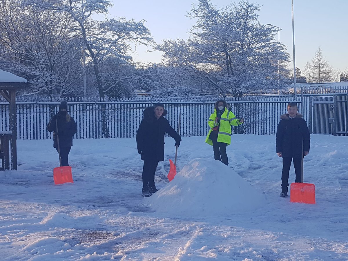 CedarbankSchool's tweet photo. Our igloo was a masterpiece and was fully equipped with flooring and soft furnishings. I think that Mrs Lindsay is just a little too tall to fit in comfortablyโ๏ธโ๏ธโ๏ธ @LoveWestLothian @KidsGoneWildUK @WL_STEM #futurearchitects #skills #learninginanyweather https://t.co/4lwWvZaxB3