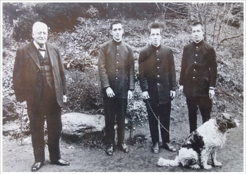 I came across that picture because it is part of the Edwin Dun archive. Here he is with sons James, John and Angus. John and Angus are in the photo with Akutagawa.  https://research.piano.or.jp/series/baton/2020/06/jamesdun_1.html