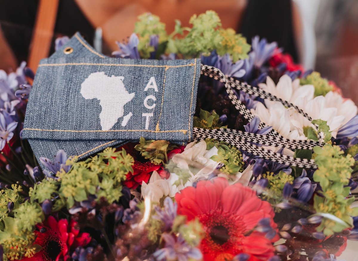 AfricaCollect's tweet photo. What happens to your donations? Find out more: https://t.co/9dCaJolEQA
#AfricaIsNotADumpster #truecost #CloseTheLoop #dogoodfeelgood #africacollecttextiles #stichtingdoen #rvo #sbir #doenfoundation #sustainablefashion #partnership #nairobi #kenya https://t.co/fHElCg1ldu