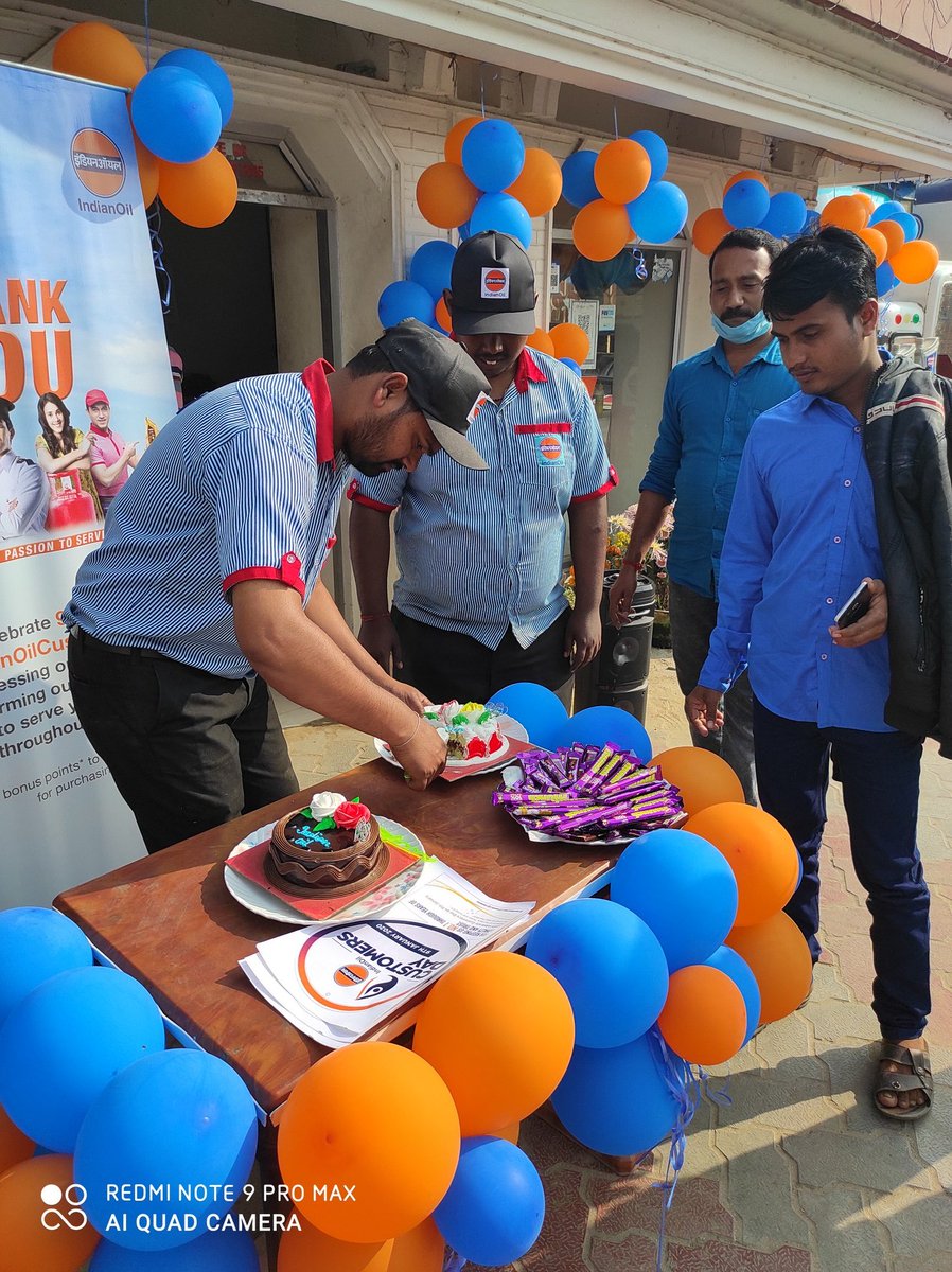 golu2456's tweet photo. Cake Cutting by customer❤ https://t.co/3fYA7yF6lo
