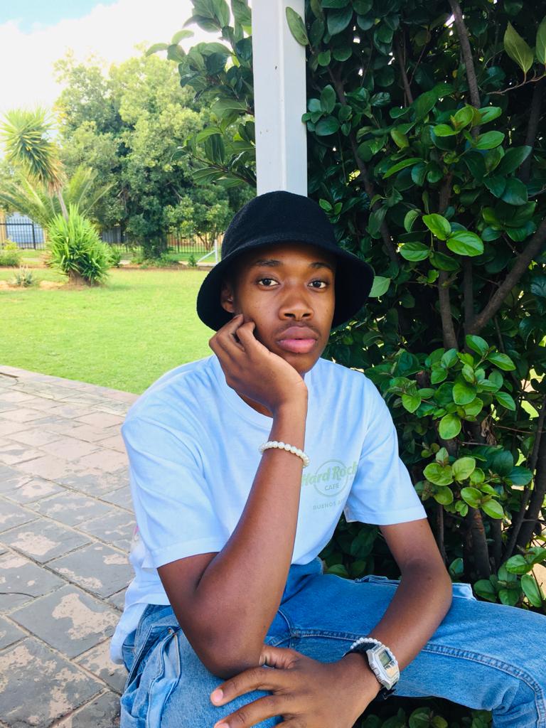 iammolemo's tweet photo. 🌼 https://t.co/XO06Td8XLA