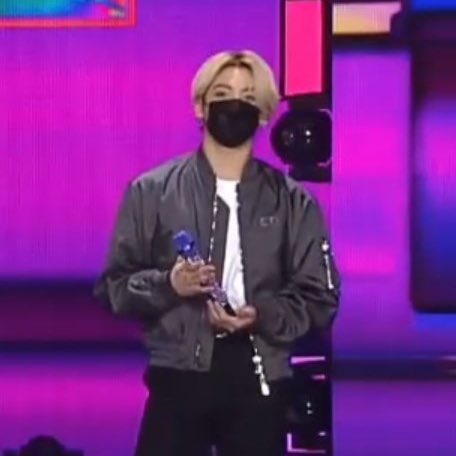 archiveforJK's tweet photo. BLONDE JUNGKOOK HES SO FINE https://t.co/SVzV2uI3O5