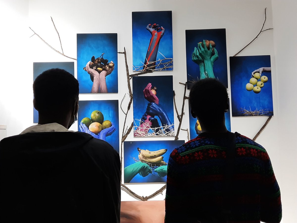 ArtBamako's tweet photo. #BAGexpose
Exposition de l'inter Biennale de la photographie, les visites sont en cours jusqu’au 15 Janvier.
Faites-y un tour chers fidèles amoureux de l'art, notre art advisor se fera un plaisir de vous accueillir ! 🙂
#artcontemporain #photographie
#contemporaryafricanart https://t.co/Pg28xQZK4S