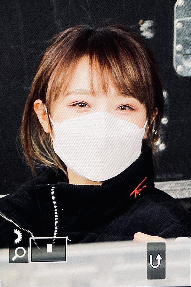 peridot_yn's tweet photo. 210109 음악중심

🙂🙂

#아이즈원 #IZONE #アイズワン                          
#최예나 #CHOIYENA #チェイェナ https://t.co/45zbhS7Ss5