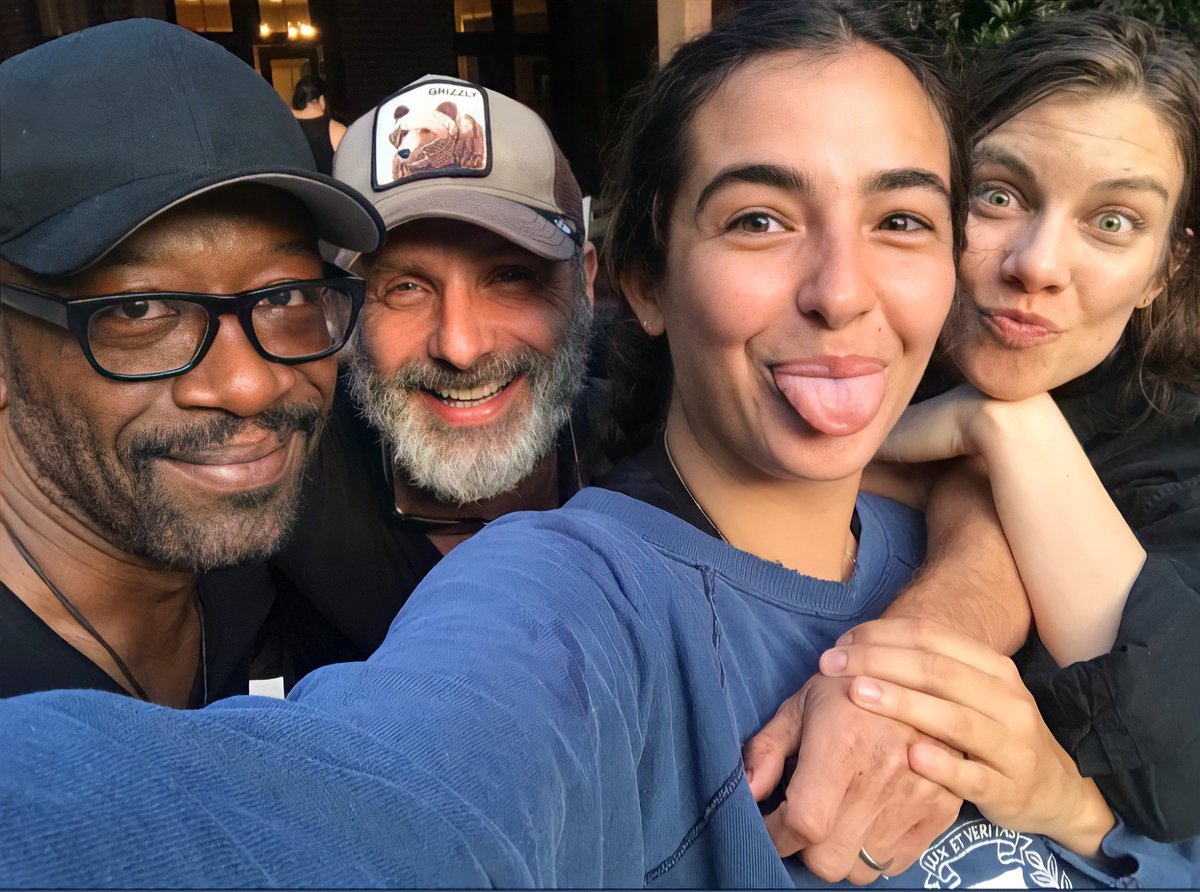 ElliotVanOrman's tweet photo. Fan of this crew?! I AM! @RealLennieJames @RicksHat1 @RickAndThangs @AlannaMasterson @LaurenCohan JOIN my #TWDFamily Facebook: https://t.co/QSnbYKzT8H #TheWalkingDead #TWD 😍💕☺️🧐❤️ #FearTWD @FearTWD @WalkingDead_AMC @AMCTalkingDead @Robinson7Rick https://t.co/cTEefEg1aN