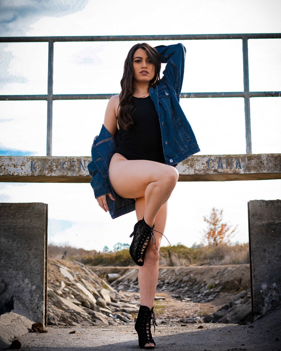 IAmAlexis365's tweet image. #BookedAndBlessed ✨