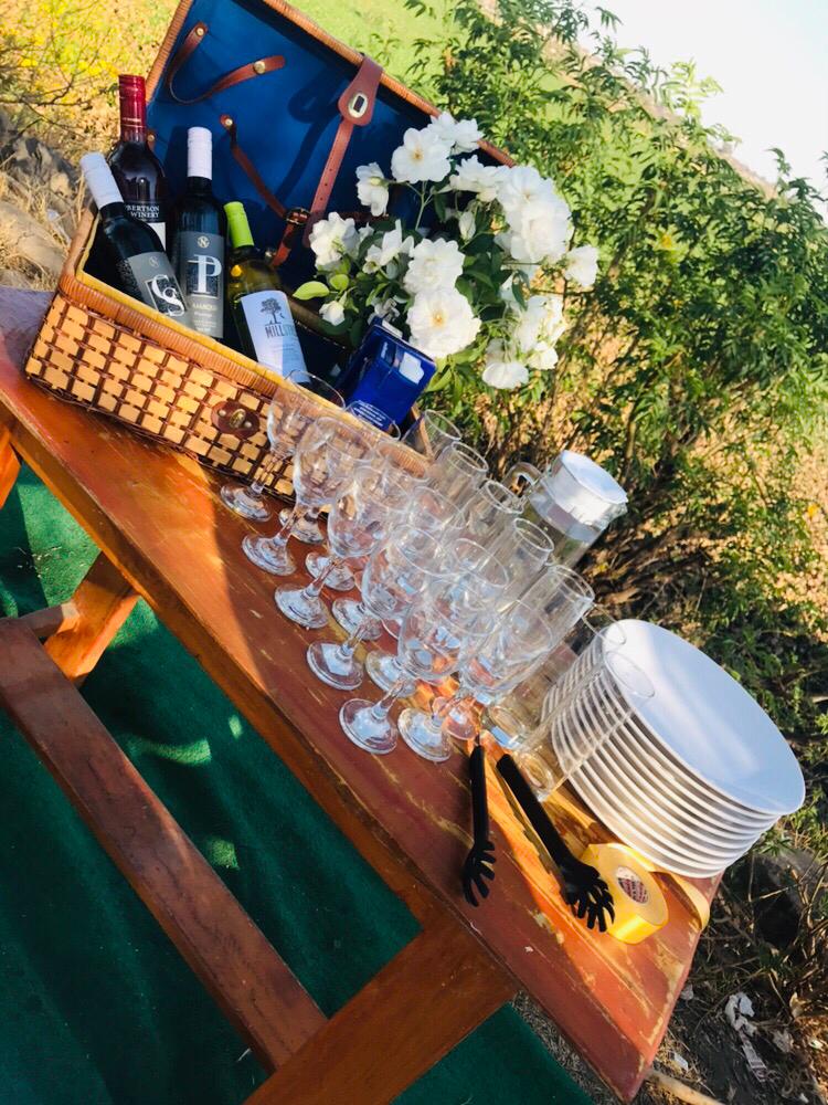 Poppy_feeds93's tweet photo. Poppyfeeds turning ordinary spaces into a wining and dining experience 😍 hosting picnics monthly... if you want want to be a part of this amazing delicious experience don't hesitate to check my IG page Poppy_feeds for invites 😊 #DJSBU #selftaughtchef https://t.co/K7cmhVIqS0