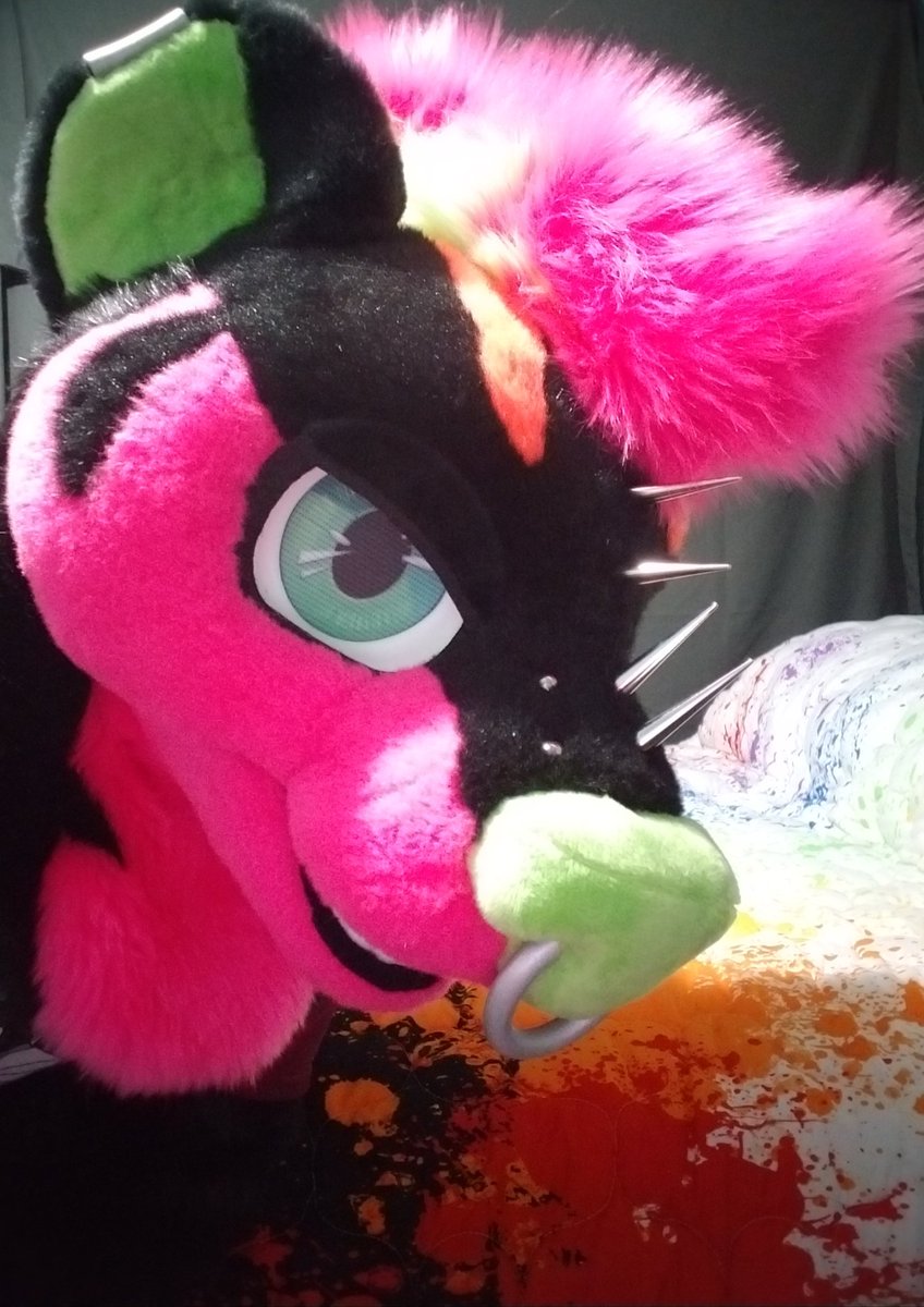 Toxarali's tweet image. I aint no small boi i like to drink and I like to party! What you see is what you get!
Got my don Julio. My mff 2020 shirt and my mff flask! Bought a month ago!
@furfest @lemonbrat #furfest #mff2020 #lemonbrat #FursuitFriday