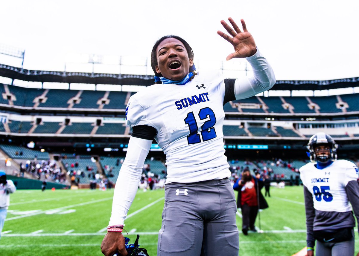 coachmutt's tweet photo. 💙💙BE PEOUD TO BE A JAG💙💙

Thank you @SummitFB for taking us with you on an incredible ride for the past 5-weeks!

This amazing group of young men and awesome coaching staff showed us how a common goal, love for another, and hard work can overcome the obstacles of life! https://t.co/g9sV5G5z2Z